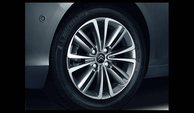 <strong>CITROEN C4｜シトロエン C4</strong>　セダクション