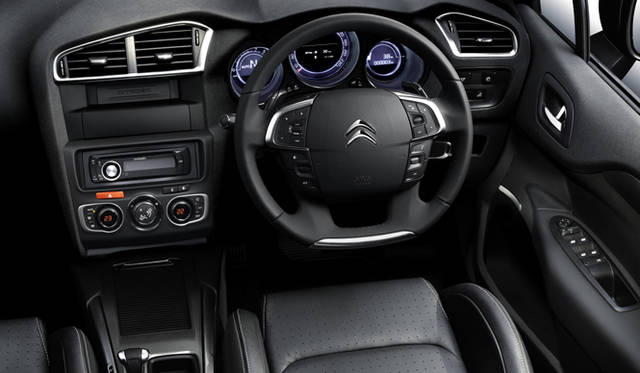 <strong>CITROEN C4｜シトロエン C4</strong>