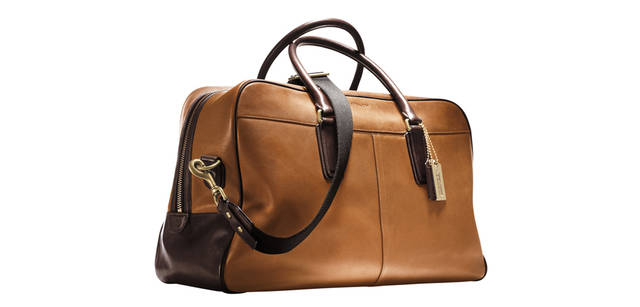 <strong>COACH｜「BASEBALL CHARITY」賛同人たちのメッセージ！</strong>　ベースボール チャリティ アイテムの取り扱いは、コーチ丸の内、コーチ新宿三越、コーチ梅田阪急、コーチ梅田ハービス、コーチ オンライン ストア。なくなり次第販売終了。ダッフルバッグ　9万9750円