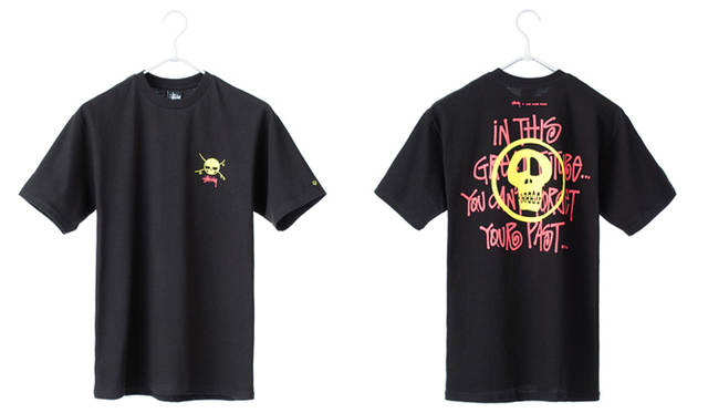 <strong>JAM HOME MADE×STUSSY</strong>｜Tシャツ 5250円（カラー：ブラック／ホワイト　サイズ：S／M／L／XL）