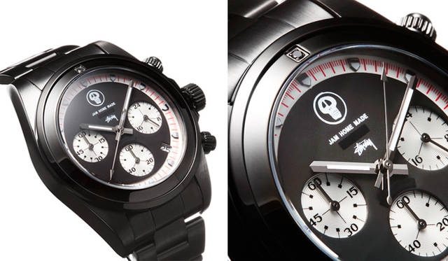 <strong>JAM HOME MADE×STUSSY</strong>｜ダイヤモンド スカル ウォッチ 3万3600円（カラー：ブラック／シルバー）