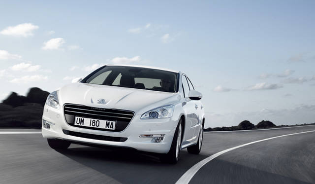 <strong>Peugeot ｜プジョー</strong>　セダン