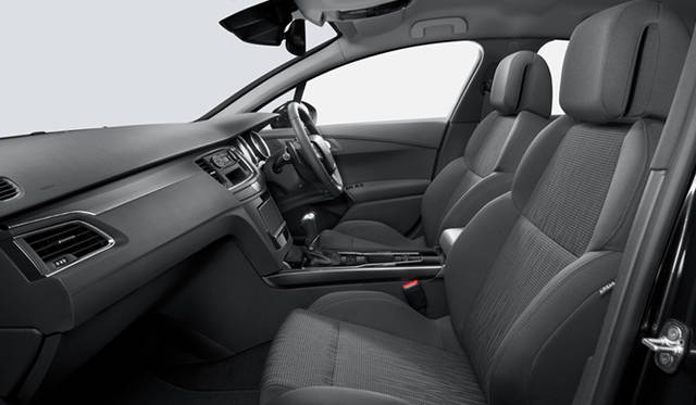 <strong>Peugeot ｜プジョー</strong>　エントリーモデル「アリュール」に備えられるファブリックシート