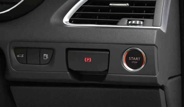 <strong>Peugeot ｜プジョー</strong>