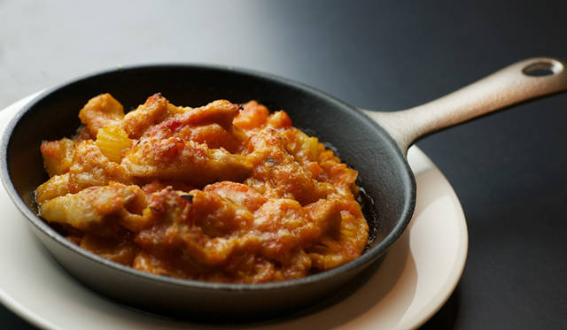 <strong>EAT</strong>｜フレンチビストロ『en.terrible（アンテリブル）』がふたつ目のレストラン『22（トゥ・トゥ）』をオープン！<br />トリッパ煮込み　700円　©XINADA