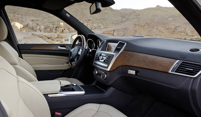 <strong>Mercedes-Benz M-Class｜メルセデス・ベンツ Mクラス</strong>