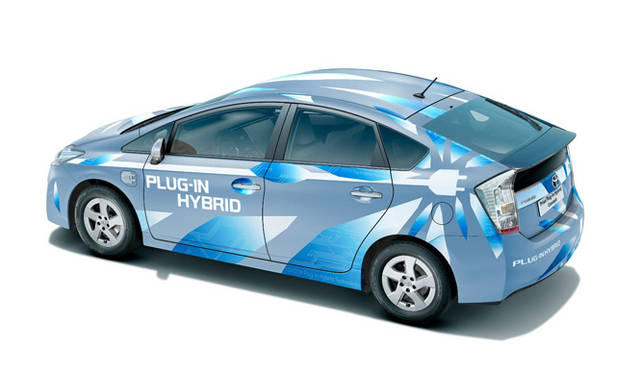 <strong>TOYOTA｜トヨタ　PHVとEVをカーシェアリング</strong>　プリウス プラグイン ハイブリッド