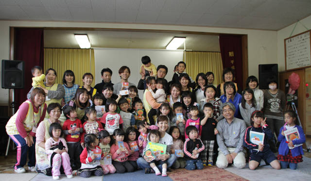 <strong>戸田恵子</strong>｜これまで被災地には2度行きました。4月16日 宮城県亘理郡へ車で約6時間。被災地をまわり、避難所を4ヵ所訪問しました。