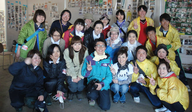 <strong>戸田恵子</strong>｜瓦礫のなかから写真を収拾し、綺麗に洗って並べているボランティアチームがいました。