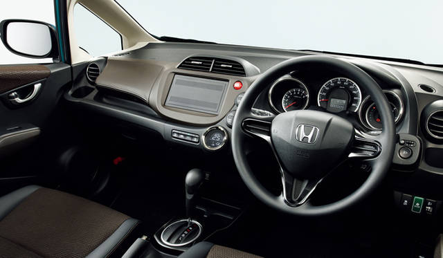 <strong>ホンダ フィット シャトル｜HONDA FIT SHUTTLE</strong>