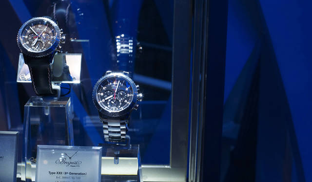 <strong>Breguet×OPENERS NIGHT｜ブレゲ×OPENERSナイト</strong>　　「Type XXII」。「Type XX」登場60周年を記念してつくられた。毎秒20振動など、多くの話題を集めた。カーフのレザーベルトのみだったが、ブレスレットのタイプ（予価217万3500円）が年内にも発売される。