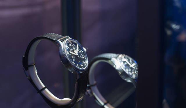 <strong>Breguet×OPENERS NIGHT｜ブレゲ×OPENERSナイト</strong>　　『Breguet No 4100 (1st Generation)　腕時計クロノグラフ「タイプ XX」第1世代』。ステンレススティールケース、ブラックダイヤル、15分積算計、フライバック機能、フランス海軍航空隊のために500本製造された同モデルのシリアルNo.5。1960年1月13日、フランス海軍に納品。