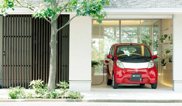 <strong>三菱 アイ・ミーブ｜MITSUBISHI i-MiEV</strong>
