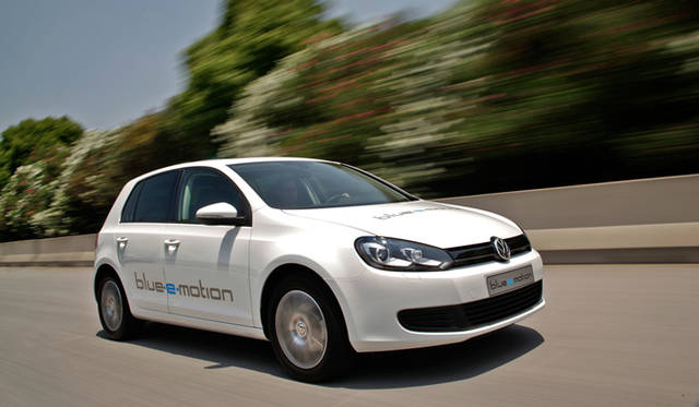 <strong>Volkswagen GOLF blue e motion｜フォルクスワーゲン ゴルフ ブルー e モーション</strong>