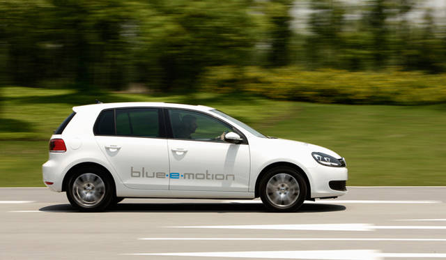 <strong>Volkswagen GOLF blue e motion｜フォルクスワーゲン ゴルフ ブルー e モーション</strong>