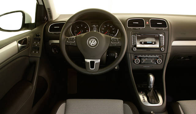 <strong>Volkswagen GOLF blue e motion｜フォルクスワーゲン ゴルフ ブルー e モーション</strong>