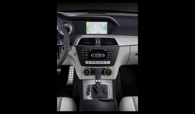 <strong>Mercedes-Benz C-Class｜メルセデス・ベンツ Cクラス</strong>