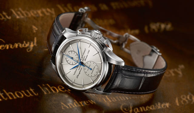 <strong>Hamilton｜ハミルトン</strong>　いちばん端正で落ち着きのあるクラシックな“縦2つ目”の顔が自慢のモデル。「ジャズマスター スピリット オブ リバティ」15万9800円（予価）。7月発売予定。