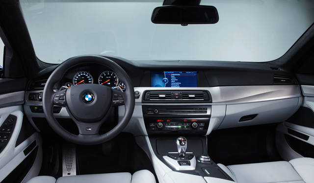 <strong>BMW M5｜ビー・エム・ダブリュー M5</strong>