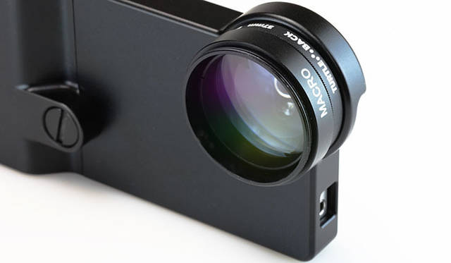 <strong>Turtleback｜タートルバック</strong>　カメラ型 iPhone 4専用ケース「Turtleback TurtleJacket for iPhone 4」　※別売の交換レンズを使用