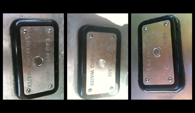 <strong>パリところどころ 003 オウ・ド・パリ</strong>　冷たい水、常温の水、発泡水の3種類の水が飲めます。