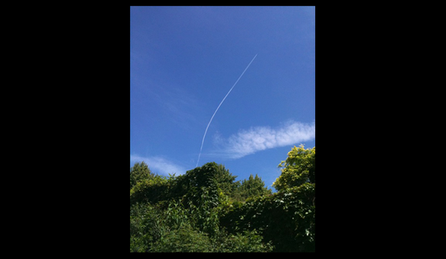 <strong>パリところどころ 003 オウ・ド・パリ</strong>　植物に囲まれ、高い建物がないので空が広い！