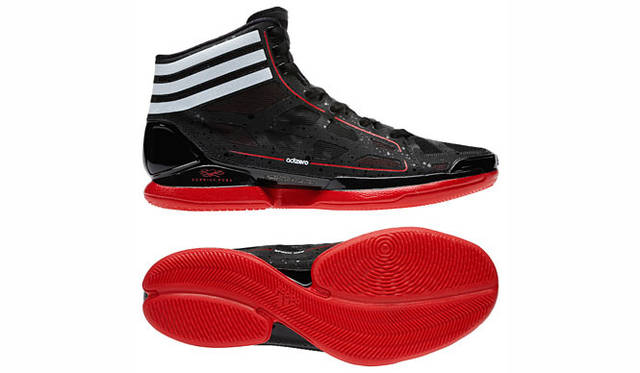 <strong>adidas｜アディダス</strong>　バスケットシューズ「adizero crazy light（アディゼロ クレイジー ライト）」