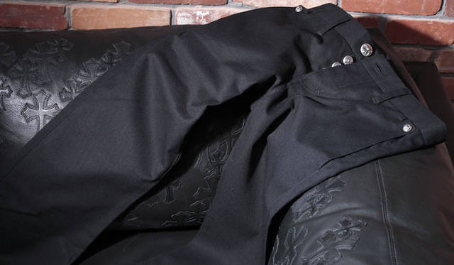 <strong>CHROME HEARTS｜クロムハーツ</strong>　パンツ17万4300円（ブラック/サイズ展開28～36インチ）クロムハーツ初展開のチノパン！