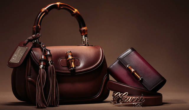 <strong>GUCCI｜グッチ</strong>　バンブーバッグ [W27×H17×D11cm] 35万9100円、ウォレット 11万7600円、ウィメンズベルト（ウィンターローズ）6万9300円（すべてグッチ／グッチ ジャパン）