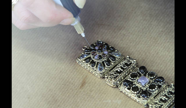 <strong>CHANEL｜シャネル</strong>　メティエダールコレクション「パリ――ビザンス」　©CHANEL