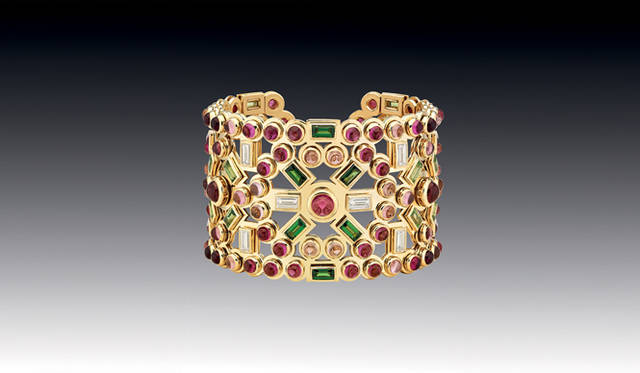 <strong>CHANEL｜シャネル</strong>　ハイ ジュエリー コレクション　「Secrets d’Orients（オリエントの秘密）」　©CHANEL
