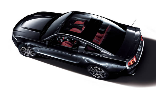 <strong>Ford Mustang V6 Sport Appearance｜フォード マスタング V6 スポーツアピアランス</strong>