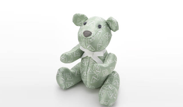 <strong>Van Cleef & Arpels｜ヴァン クリーフ＆アーペル</strong>　訪れた方のなかから抽選で、ヴァン クリーフ＆アーペル オリジナルラッキーベアをプレゼント！