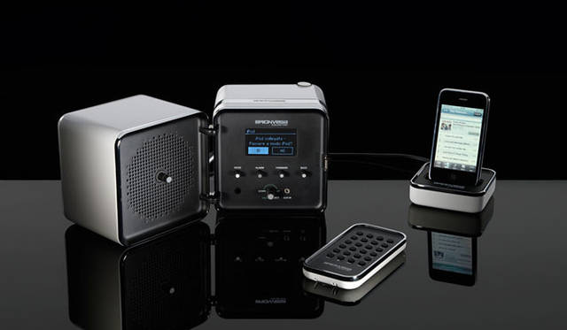 <strong>LIVING MOTIF｜リビング・モティーフ</strong>　インターネットラジオ「Radiocubo.it」