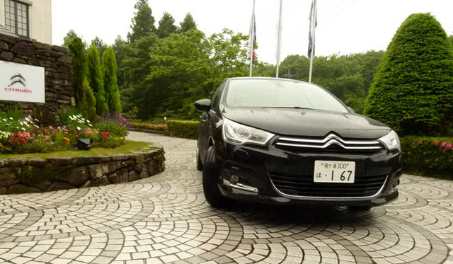 <strong>CITROEN C4｜シトロエン C4</strong>　エクスクルーシブ
