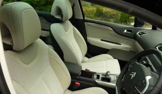 <strong>CITROEN C4｜シトロエン C4</strong>