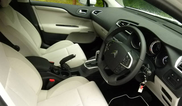 <strong>CITROEN C4｜シトロエン C4</strong>