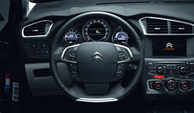 <strong>CITROEN C4｜シトロエン C4</strong>