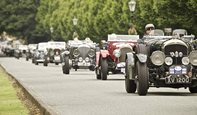 <strong>BENTLEY｜ベントレー</strong>　「Britain by Bentley」の模様。先頭に見えるのは「6 1/2リッターミュルザンヌ」。