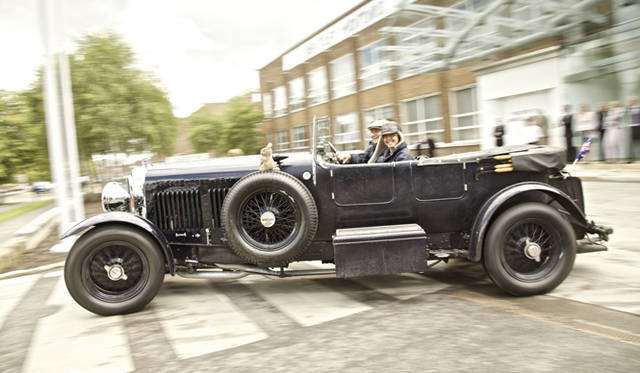 <strong>BENTLEY｜ベントレー</strong>　「Britain by Bentley」の模様。