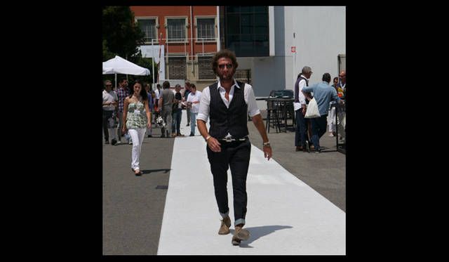 <strong>WHITE GIUGNO 2011｜ホワイト ジューニョ 2011年</strong>