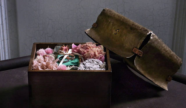 <strong>JR大阪伊勢丹三越</strong>　4人の男性ジュエリーデザイナーによるブライダル企画展「Monsieur」　「geodesique」の作品（リングピロー）