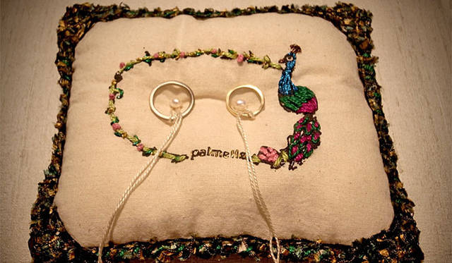 <strong>JR大阪伊勢丹三越</strong>　4人の男性ジュエリーデザイナーによるブライダル企画展「Monsieur」　「Palmette」の作品（リングピロー）