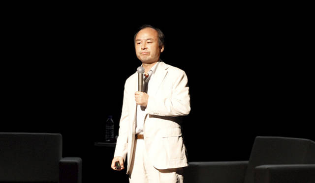 <strong>孫正義×小林武史　ライブトーク</strong>　震災後、自然エネルギー事業に着手した。