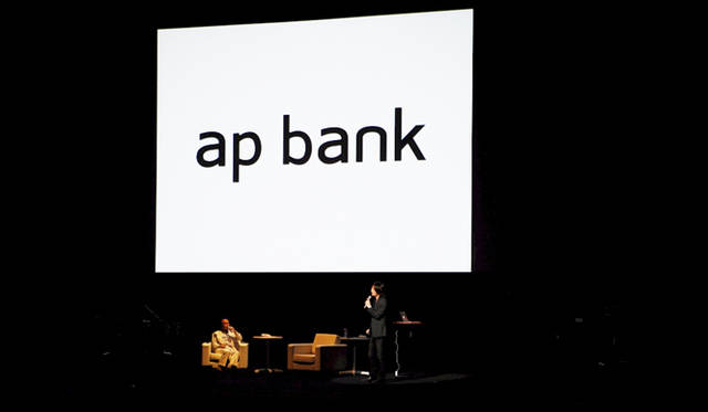 <strong>孫正義×小林武史　ライブトーク</strong>　ミスターチルドレンの櫻井和寿氏らとap bankを設立。