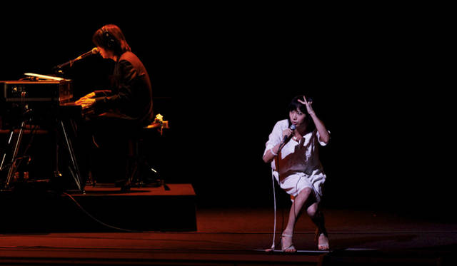 <strong>孫正義×小林武史　ライブトーク</strong>　タレントの光浦靖子さんと釜石を訪れてきたばかりだという。