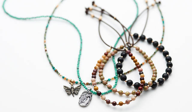 <strong>ESTNATION｜エストネーション</strong>　 TRUNK SHOW「CATHERINE MICHIELS」開催　ストーンブレス（左から）6万5100円、4万950円、2万2050円、2万2050円、2万2050円