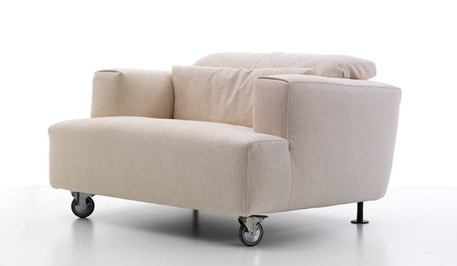 <strong>Cassina ixc.｜カッシーナ・イクスシー</strong>　「カッシーナ」新作 軽量ソファ「AIRE」