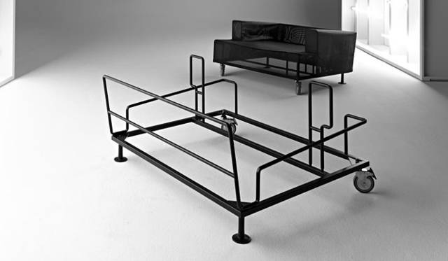 <strong>Cassina ixc.｜カッシーナ・イクスシー</strong>　「カッシーナ」新作 軽量ソファ「AIRE」