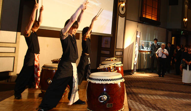 <strong>ASTON MARTIN Virage｜アストンマーティン ヴィラージュ</strong>　発表会イベントの模様。